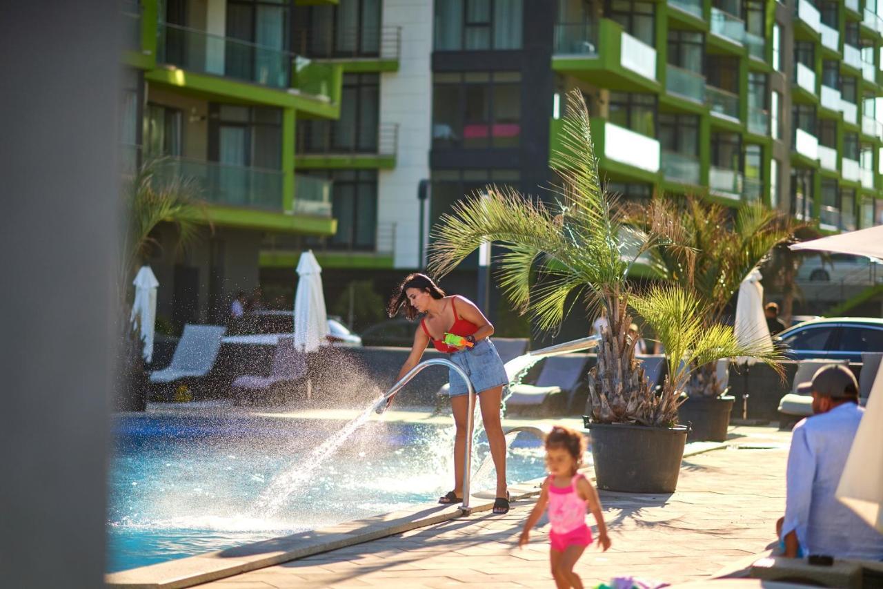 Ace Aparthotel Pool & Spa Mamaia Nord นาโวดาริ ภายนอก รูปภาพ